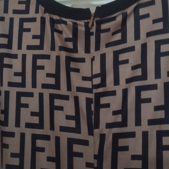 Shear CBR Letter Print Dress - Picture 4 of 4